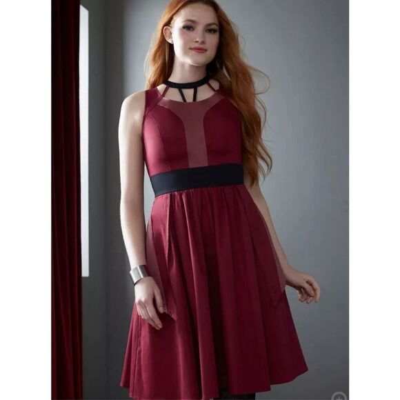 Her Universe Marvel Doctor Strange In The Multiverse Of Madness Scarlet Witch Sw - Picture 1 of 8